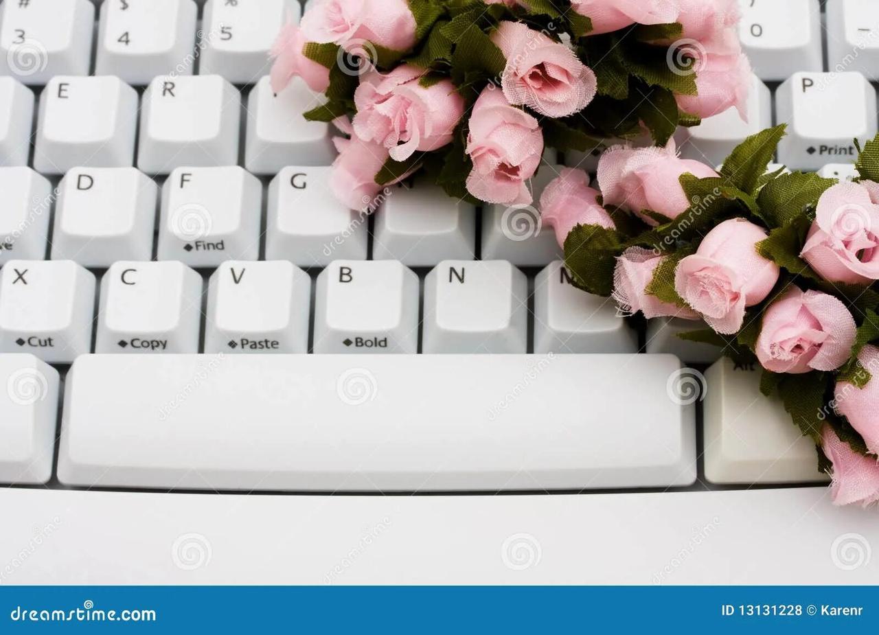 Роза на клавиатуре с надписью 9