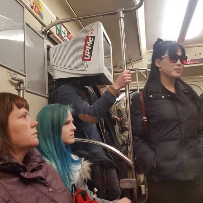 Смешные фото люди в метро   картинки 003
