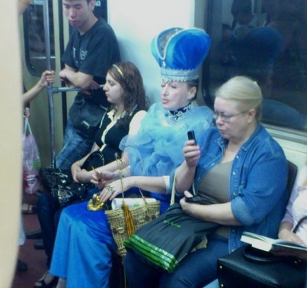 Смешные фото люди в метро   картинки 015