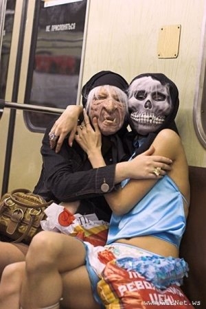 Смешные фото люди в метро   картинки 022