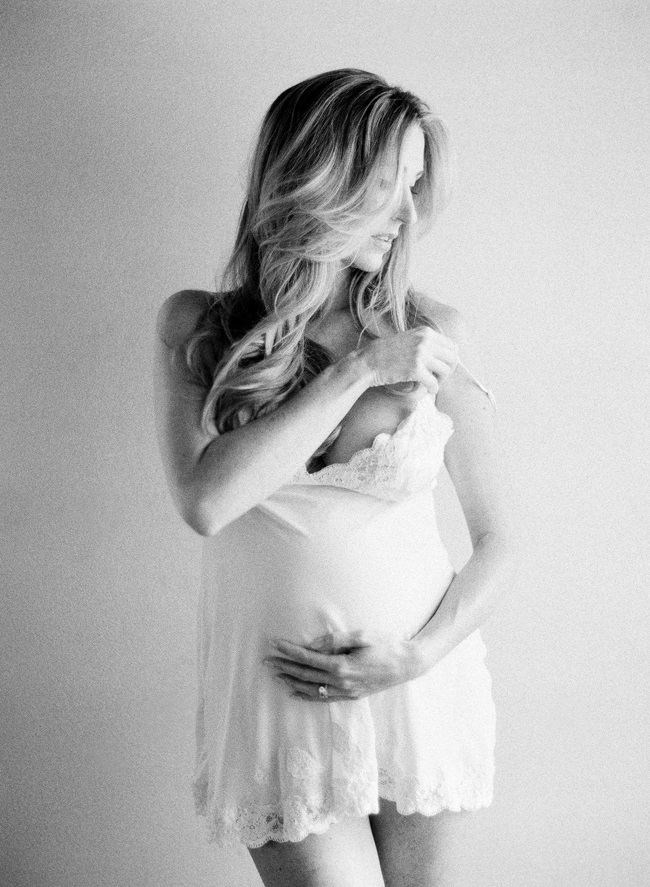 Фото беременной девушки черно белое фото