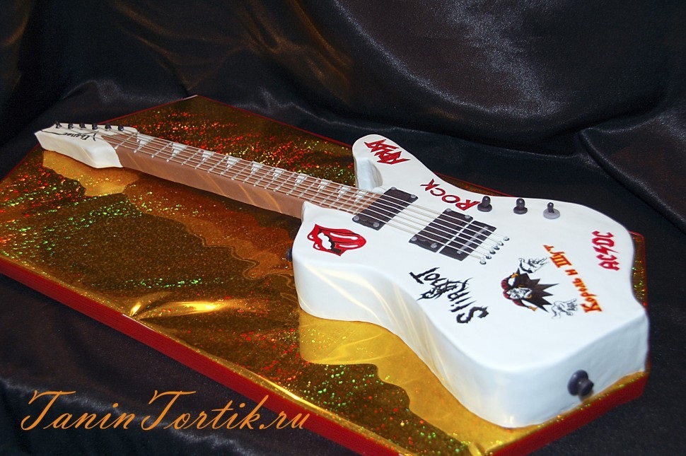 Торт в виде гитары фото