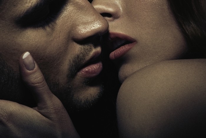 Картинки страстные поцелуи в губы 013