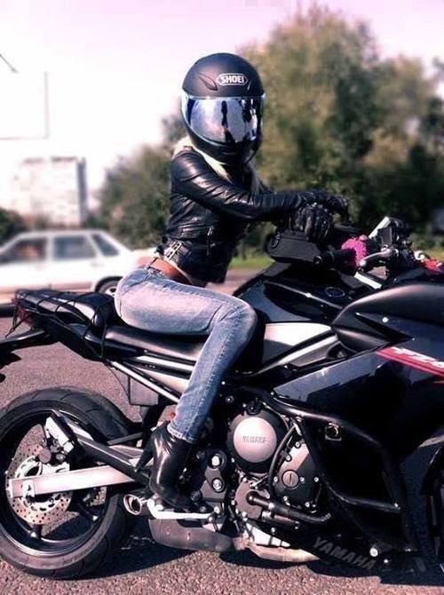 Фото девушек на мотоцикле без лица 006