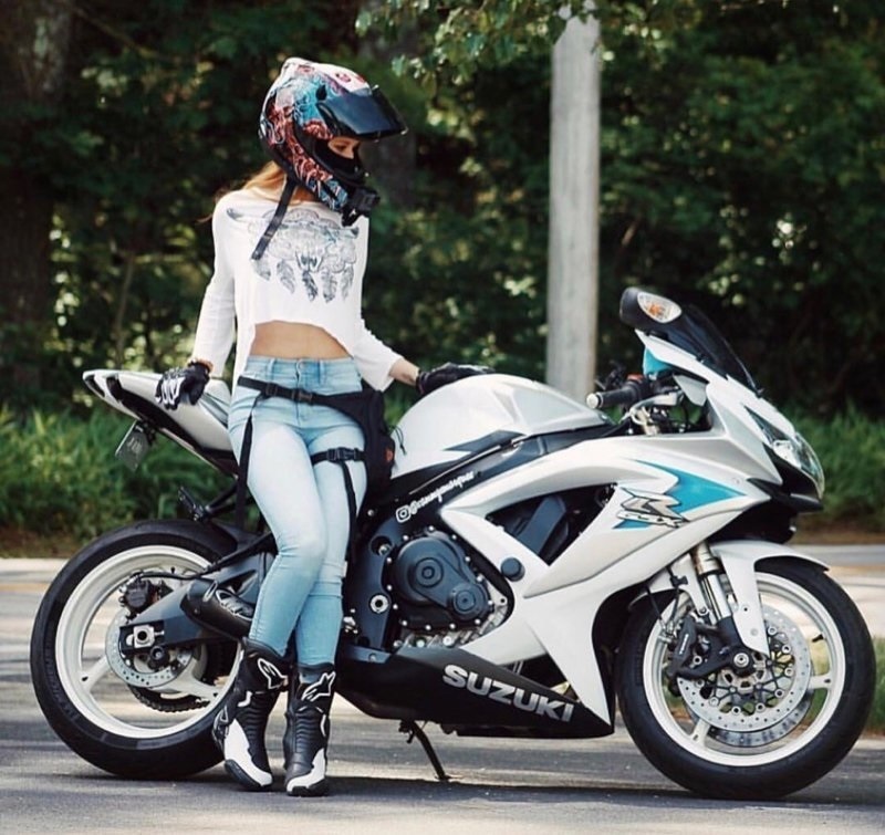 Фото девушек на мотоцикле без лица 017