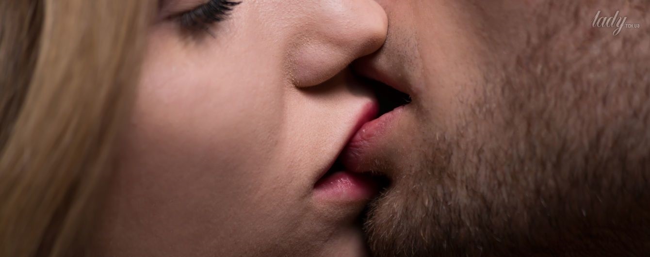 Фото парень целует девушку в губы 018