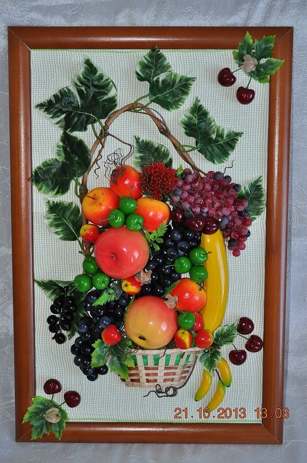 Картины своими руками из искусственных фруктов и цветов 021