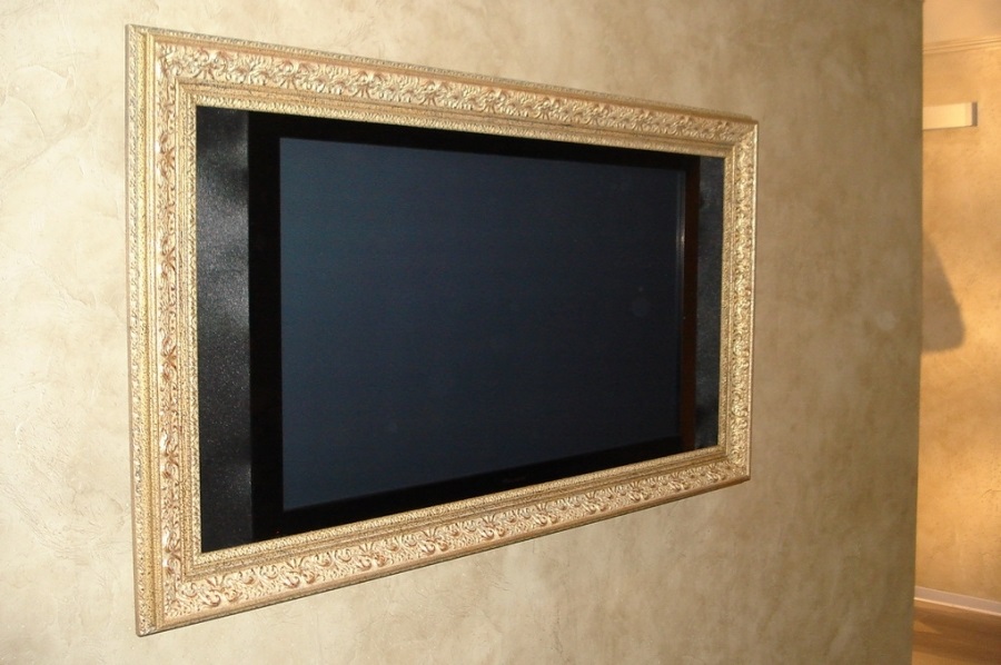 Телевизор в раме на стене фото017