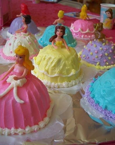 Тортики с принцессами 020