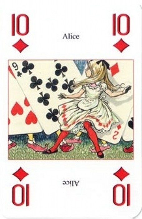 Как играть в карты с алисой. Алиса в Зазеркалье карты игральные. Карты Алиса в стране чудес колода. Колода карт Алиса в стране чудес. Колода карт из Алисы в стране чудес.