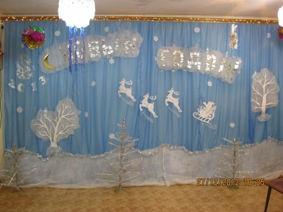 Украшение зала на новый год в детском саду 15