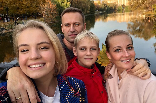 Красивые фото жены Навального 17
