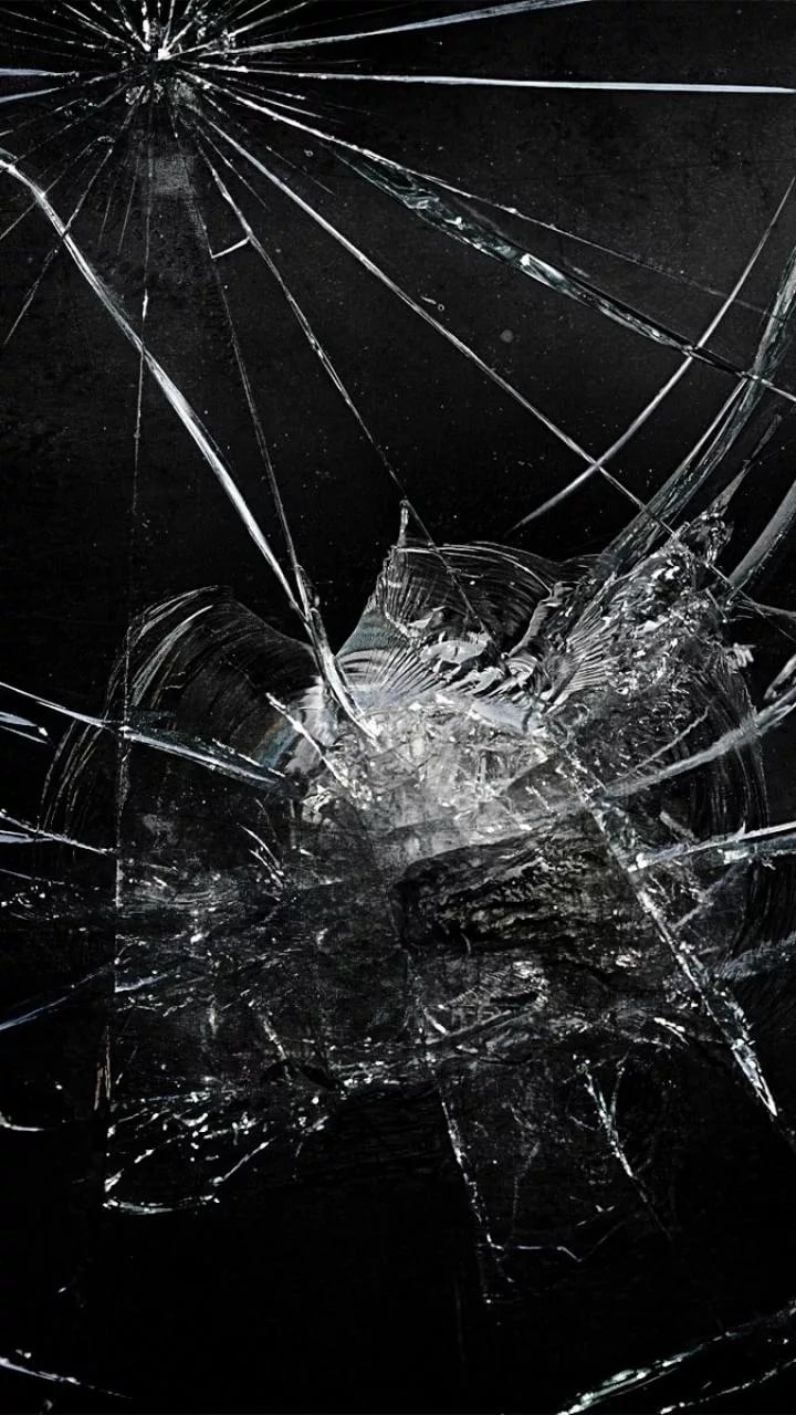 Фотография разбитого стекла. Разбитое стекло. Разбитый экран. Треснутое стекло. Разбитый монитор.