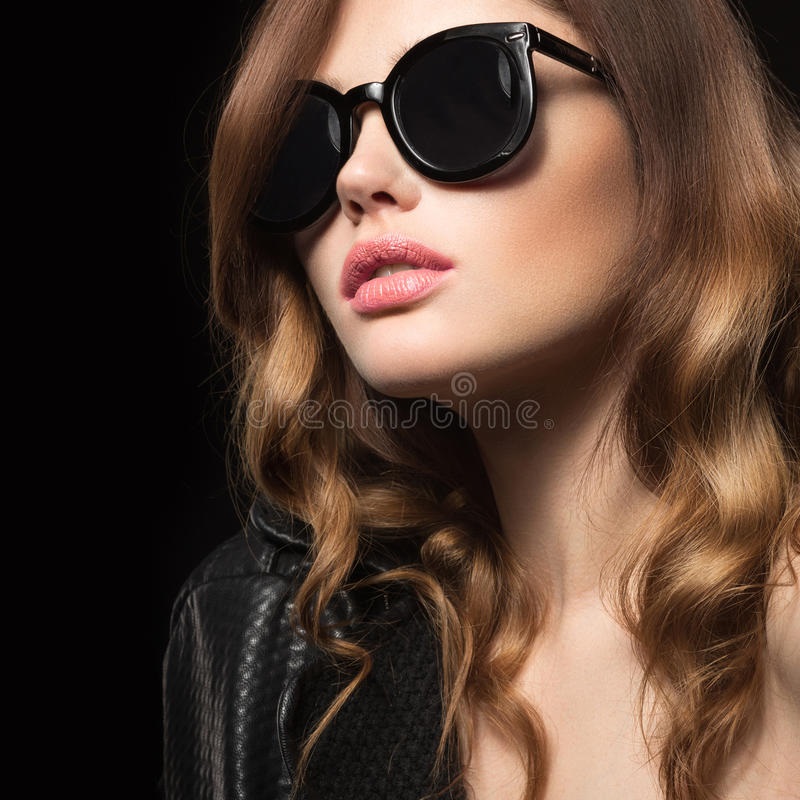 Фото женщин красивых в очках (20)