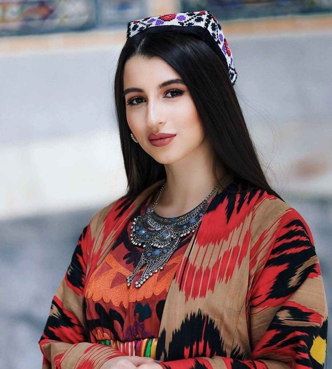 Молодые узбекские девушки