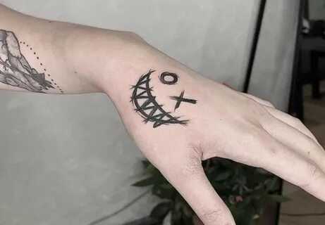Маленькие татуировки на руке 10