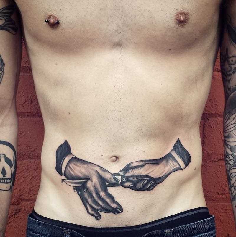 Мужские татуировки на животе 04