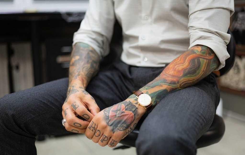 Мужские татуировки на руке 05