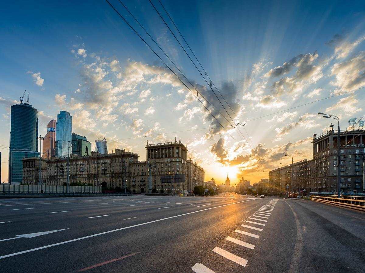 Солнечный день в городе картинки