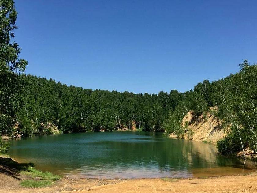 Озера кемеровской области фото Гурьевское озеро: Отражение неба на воде