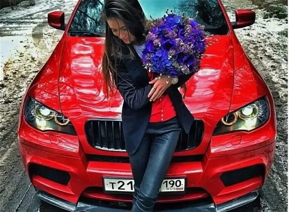 Классные фото девушки в машине с цветами 14
