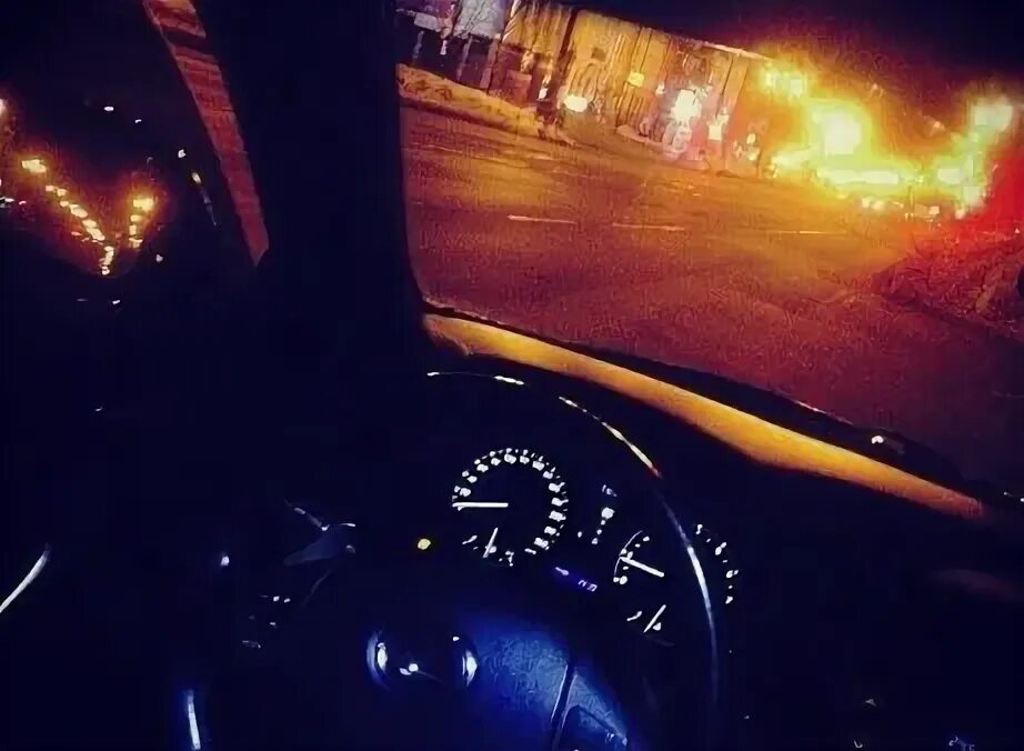 Фото ночью в машине инстаграм для авы 9
