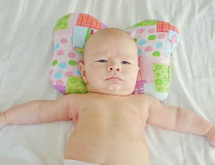 Можно ли новорожденному спать на подушке ортопедической