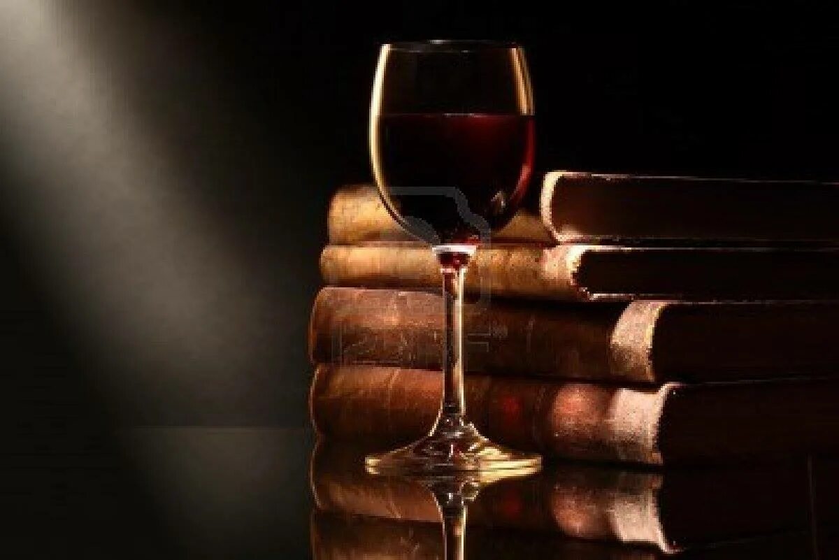 Бокал вина и несколько книг 9